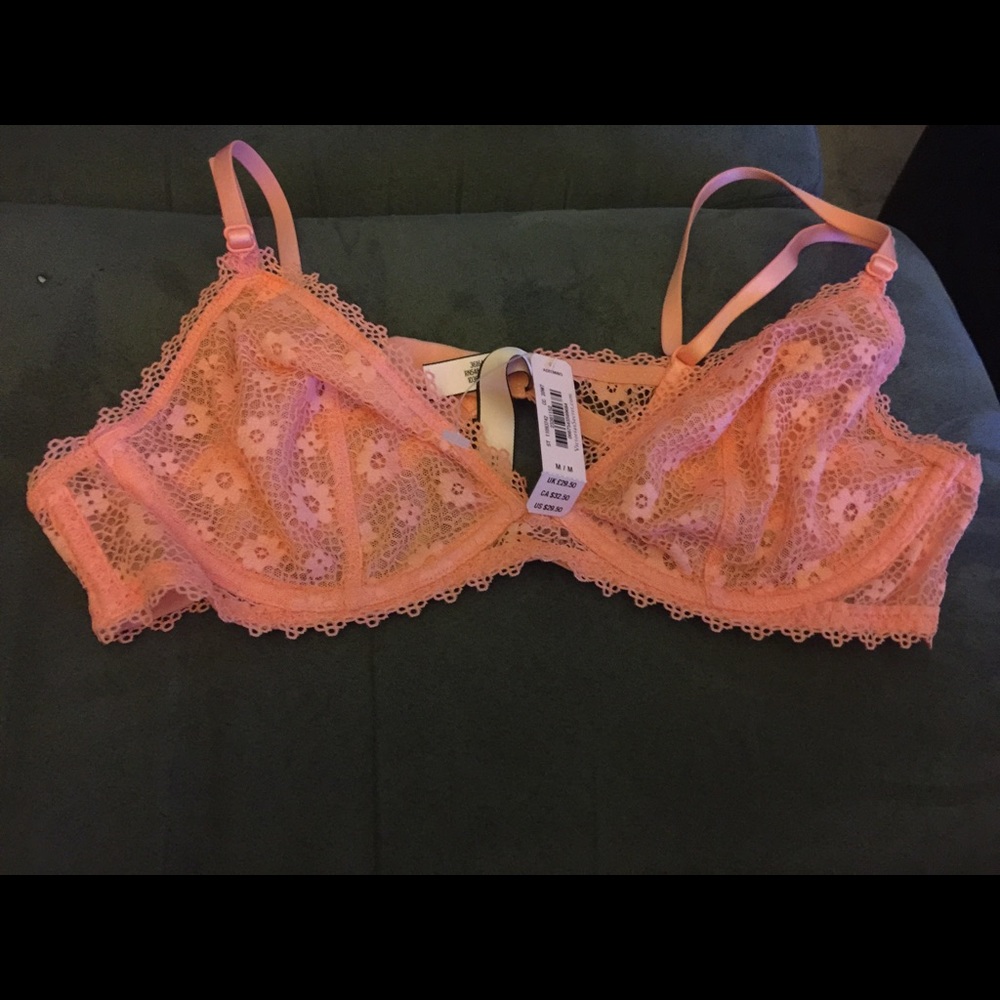 Victoria Secret underlined bra