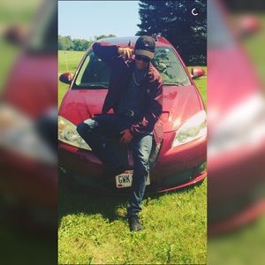 Meet your Posher, Dustin