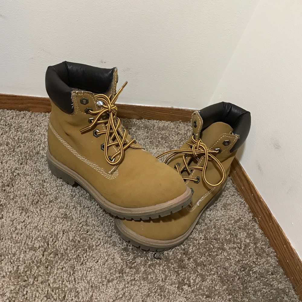 Timberland-Like Boots