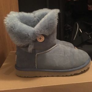 Blue Bailey Button UGG boots fits woman size 7