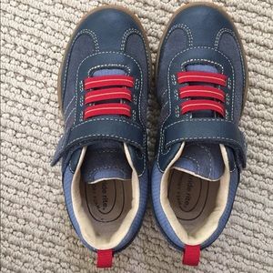 Boys Stride Rite shoes. 11.5M. Never worn!