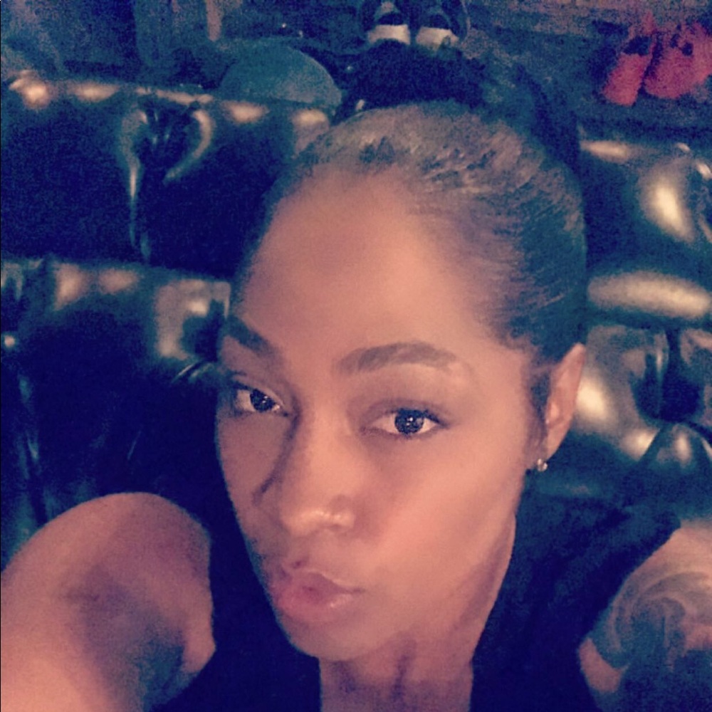 Meet your Posher, Shakira