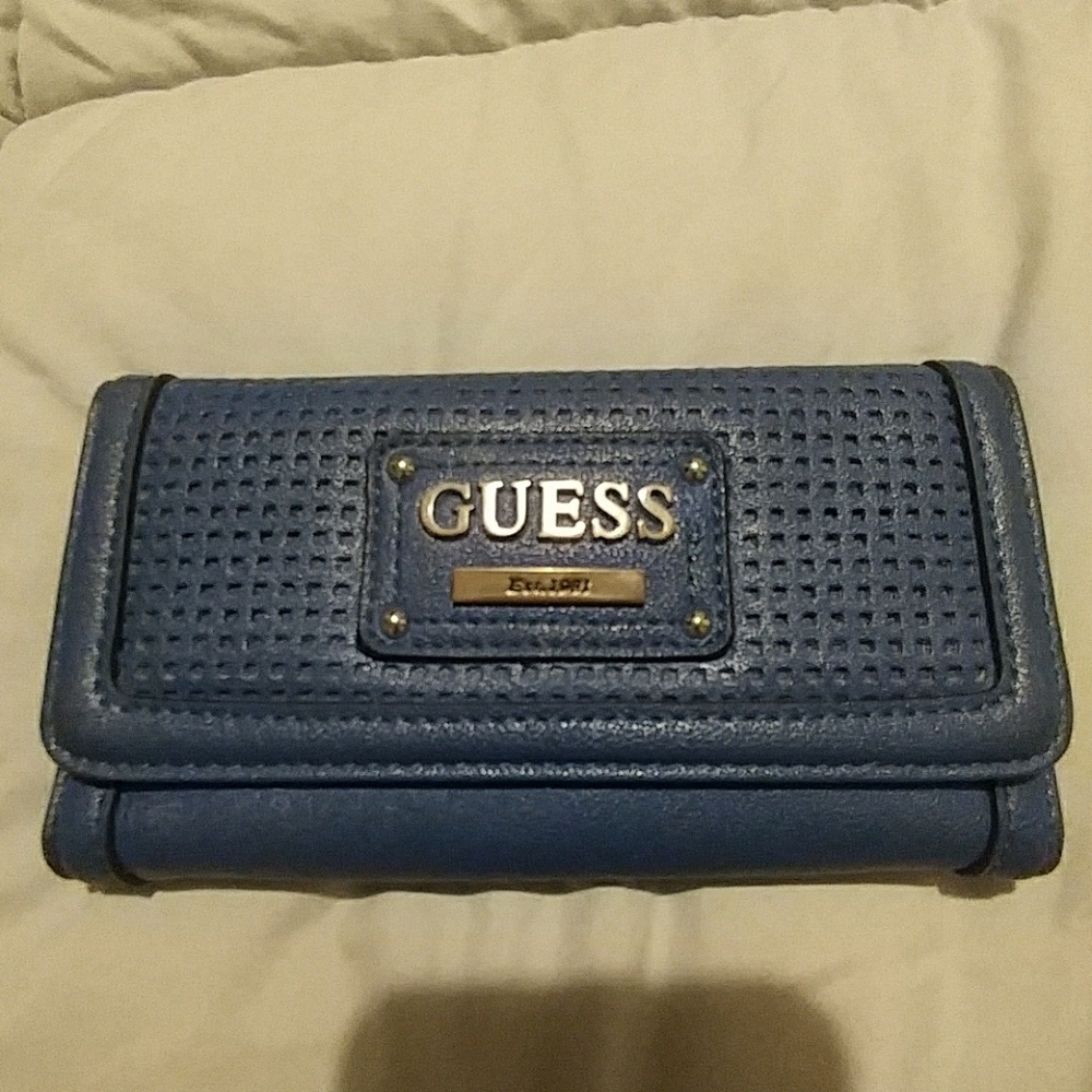 GUESS Wallet