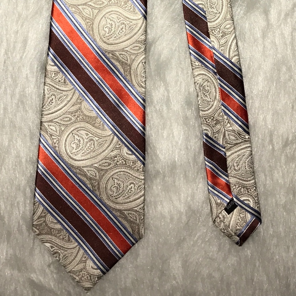 100% Silk Bachrach Paisley Gray Tie