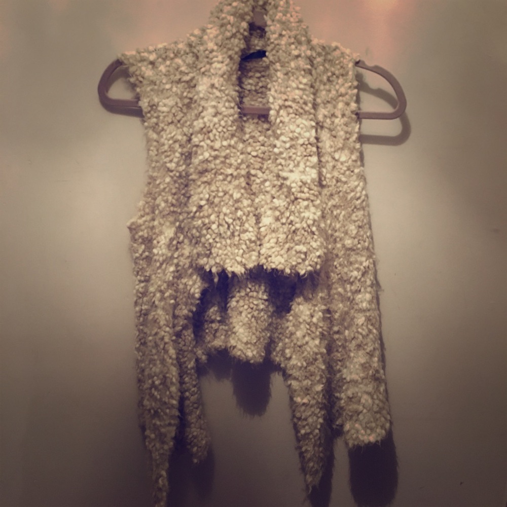 Kenzie: Faux Shearling White and Grey vest
