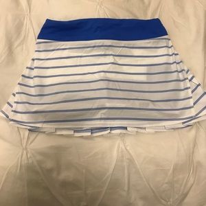 Lululemon blue & white back pleated running skirt