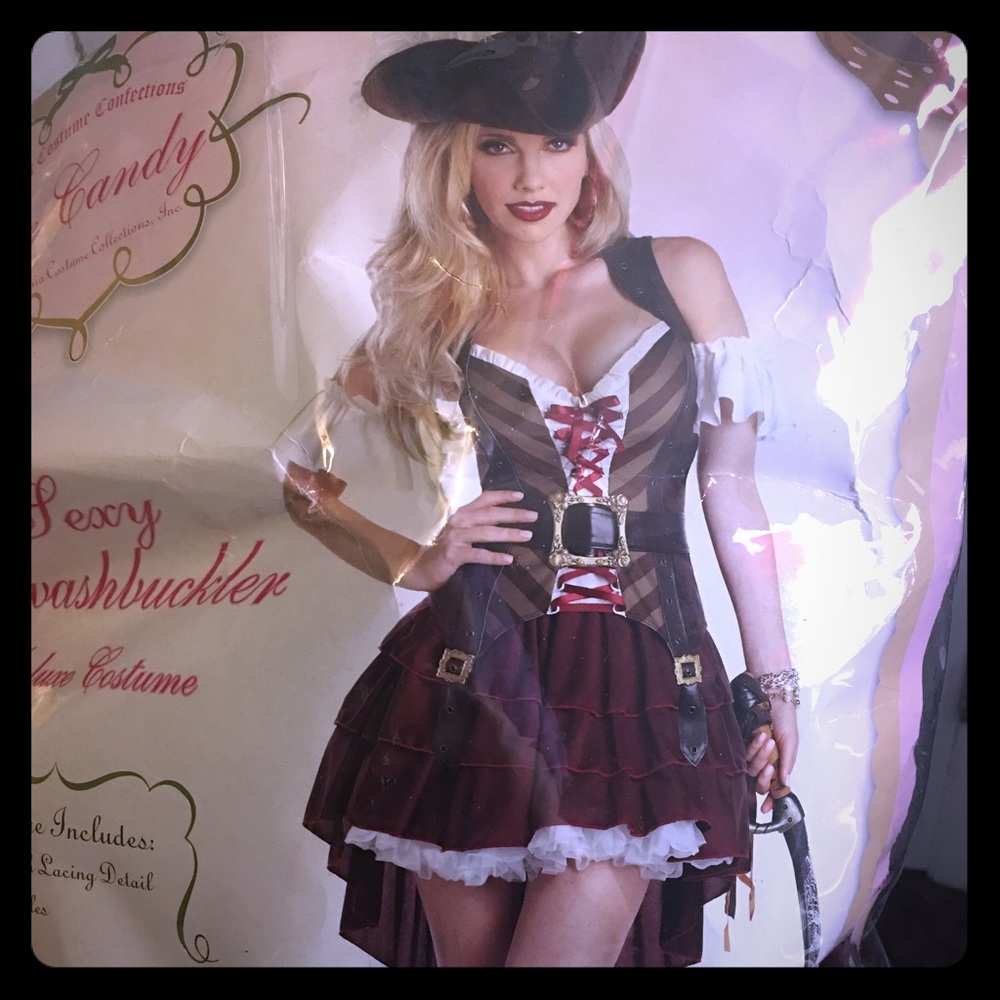Pirate Costume 💀⚔️🏝