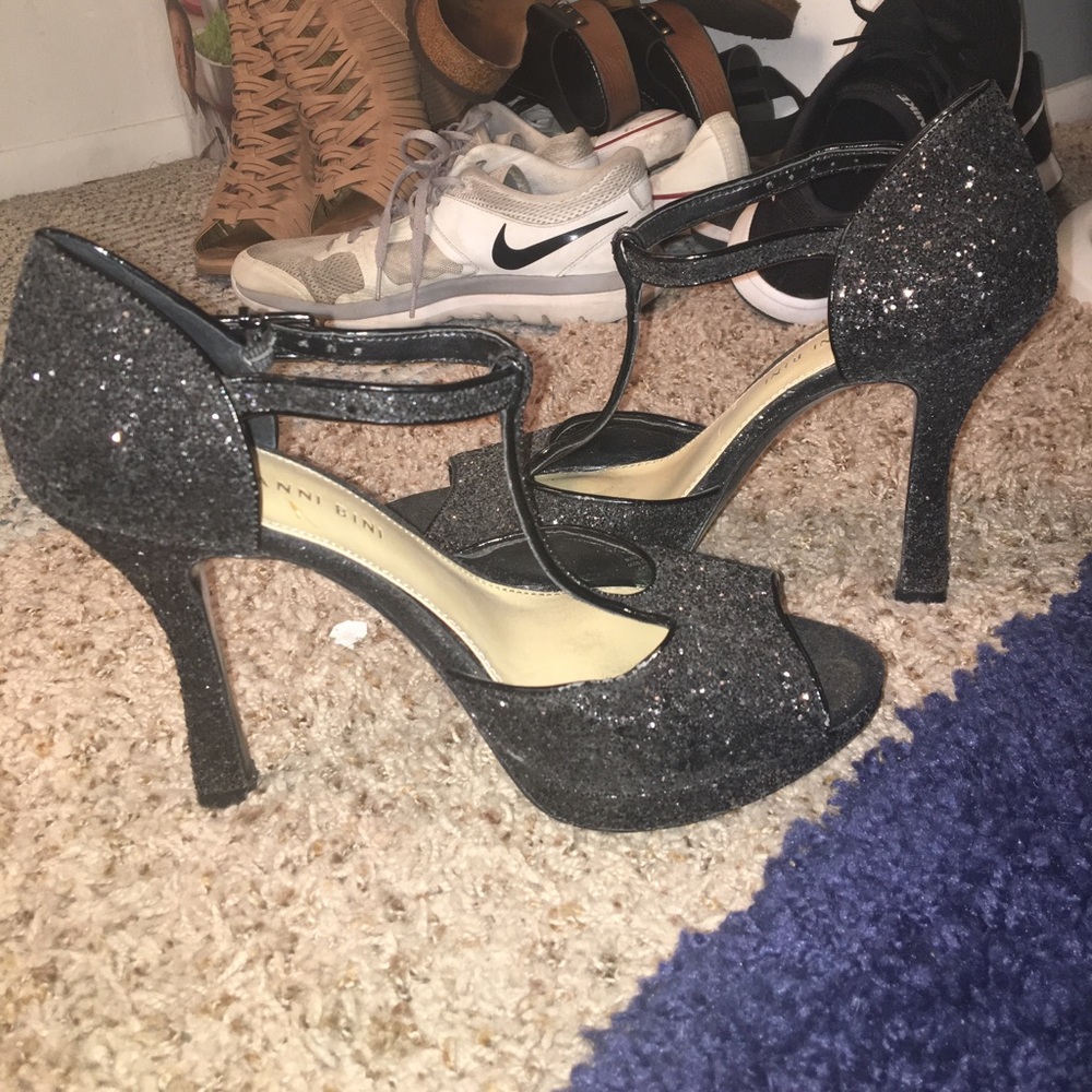 Gianni Bini small platform heels
