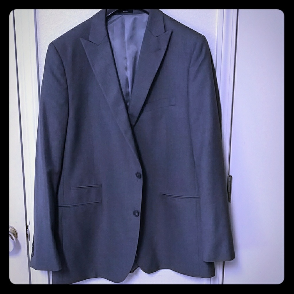 Ferrecci Suit Coat and Vest Set