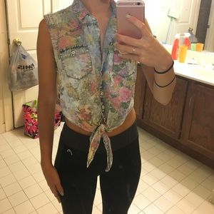 Flower Crop top - button up with tie in the front