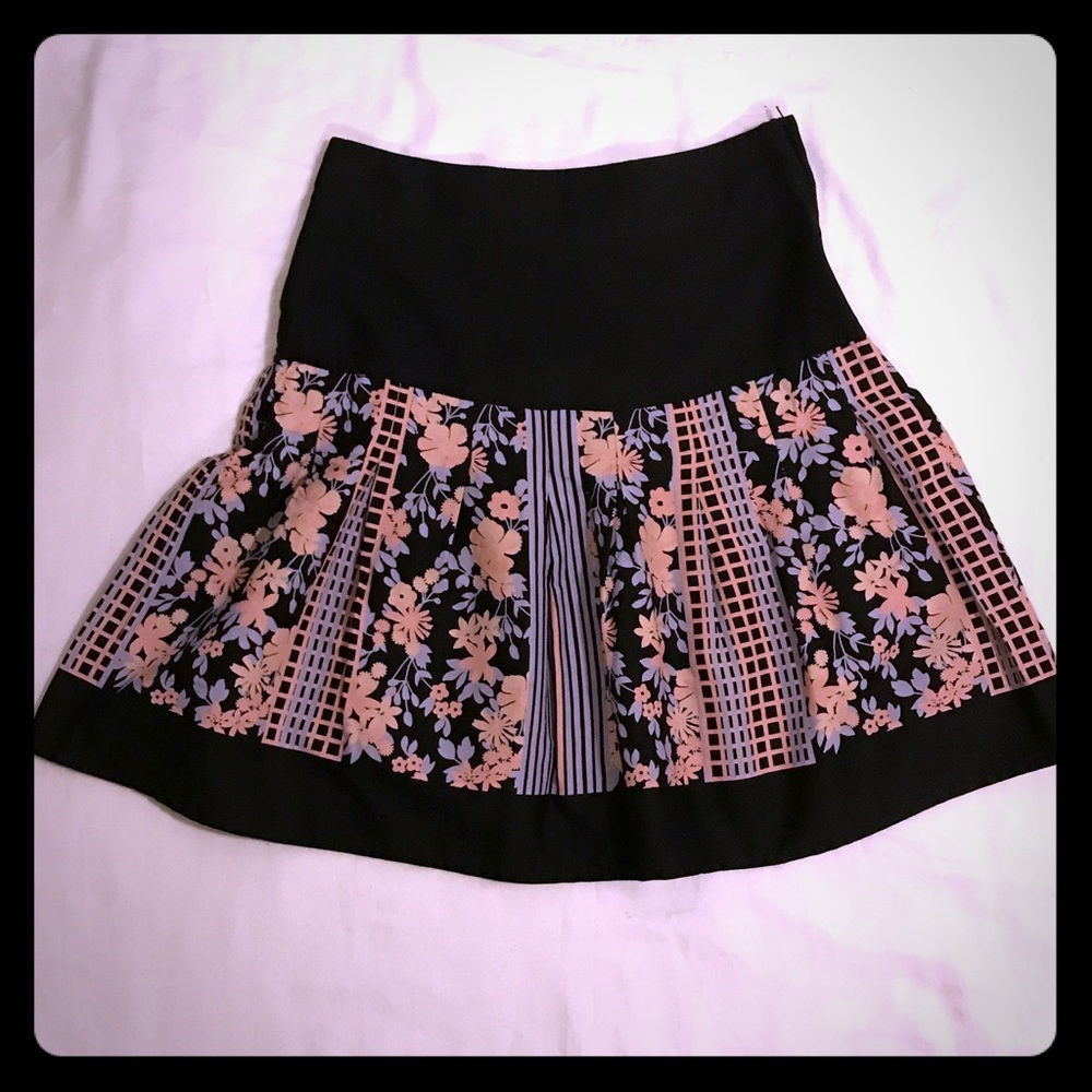 H&M skirt black with floral print
