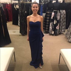 New!! Beautiful evening gown with high leg slit!