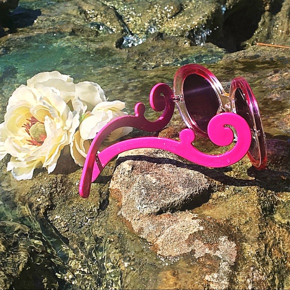 "Flora" Oversized Celebrity Baroque sunglasses - Picture 2 of 4