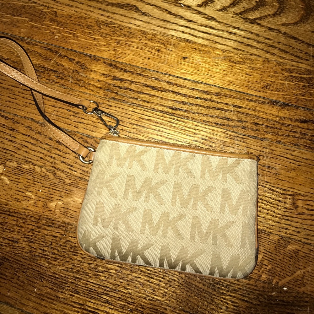 Michael Kors wristlet