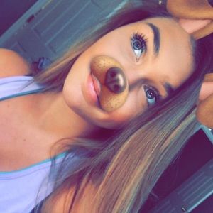 Meet your Posher, Olivia