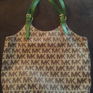 💥Authentic Michael Kors Handbag