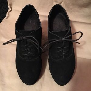 Black wedged booties