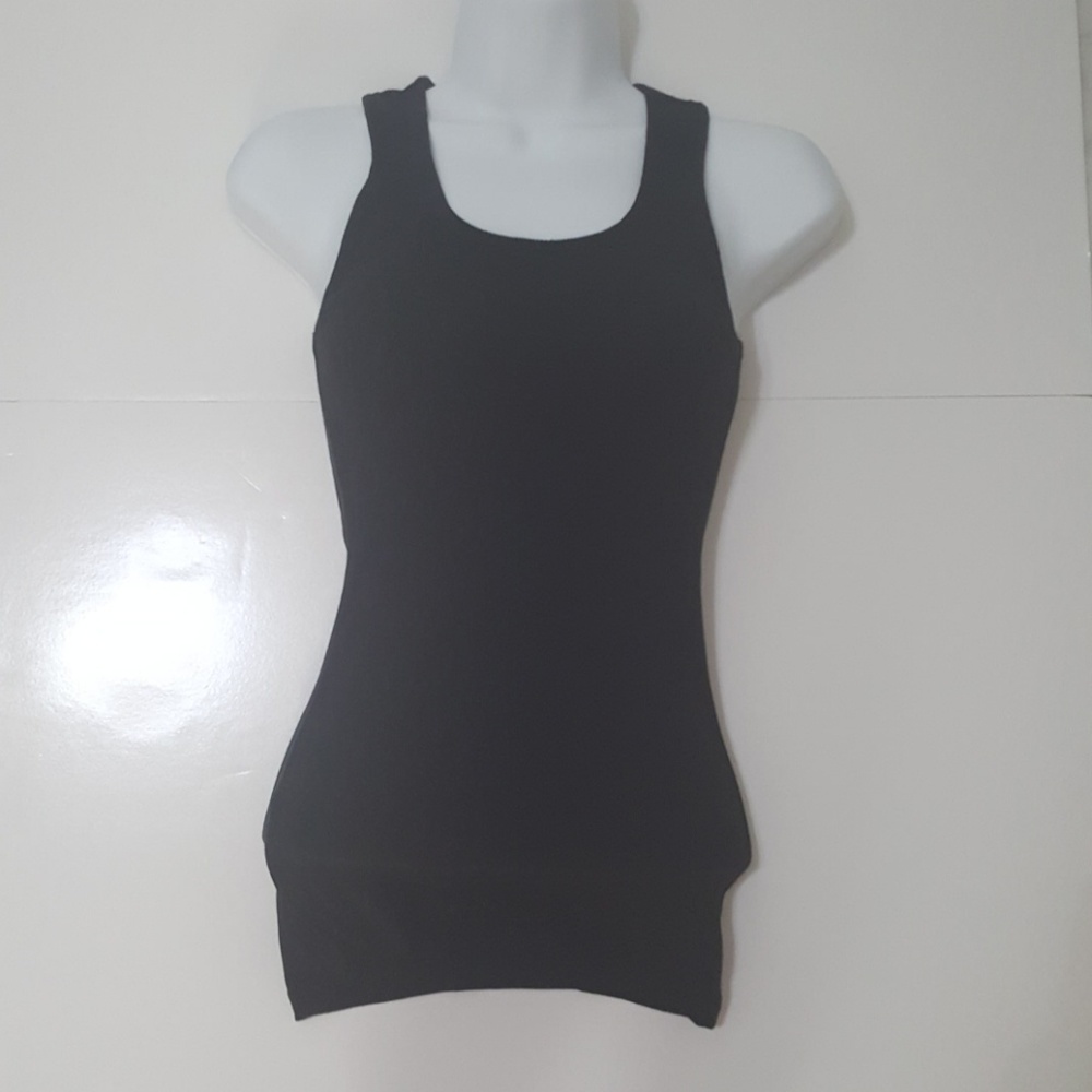 💕NWE💕 BASIC TANK TOP !!