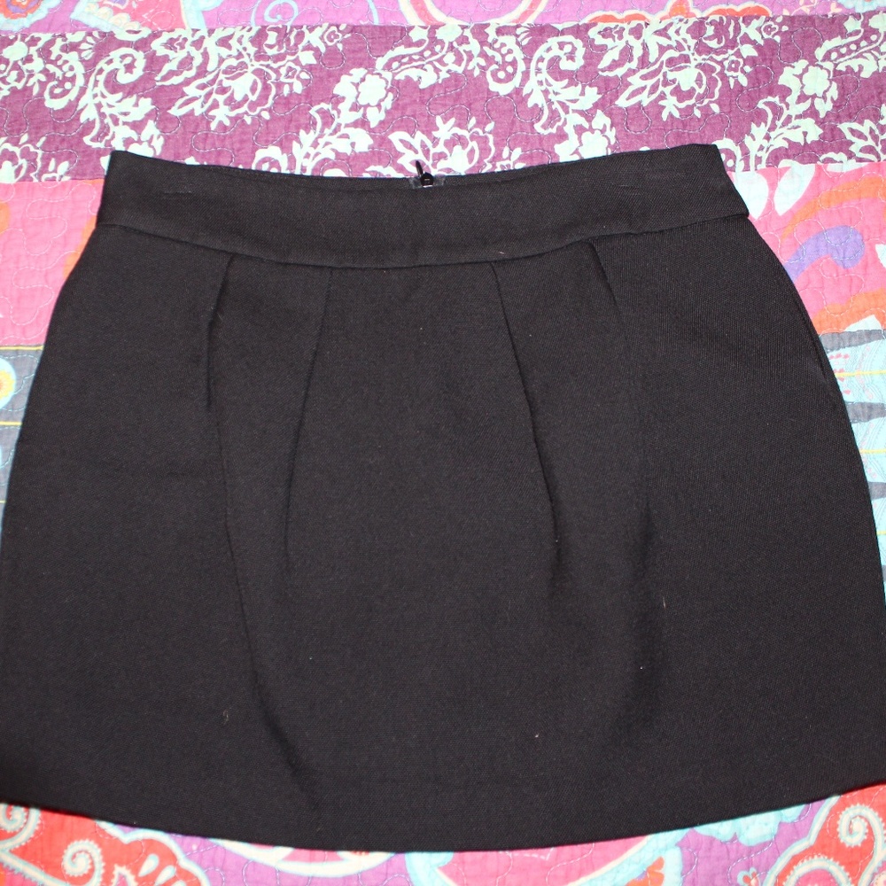 Black Zara Skirt Perfect Condition- with pockets!
