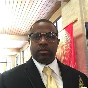 Meet your Posher, Levi