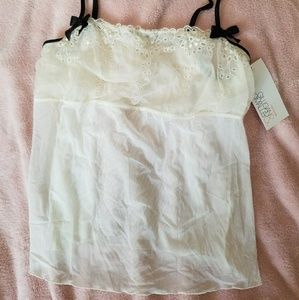 3 peice set lingerie. Camisole/garter belt/thong