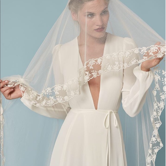 REFORMATION Thea Dress - Picture 3 of 8