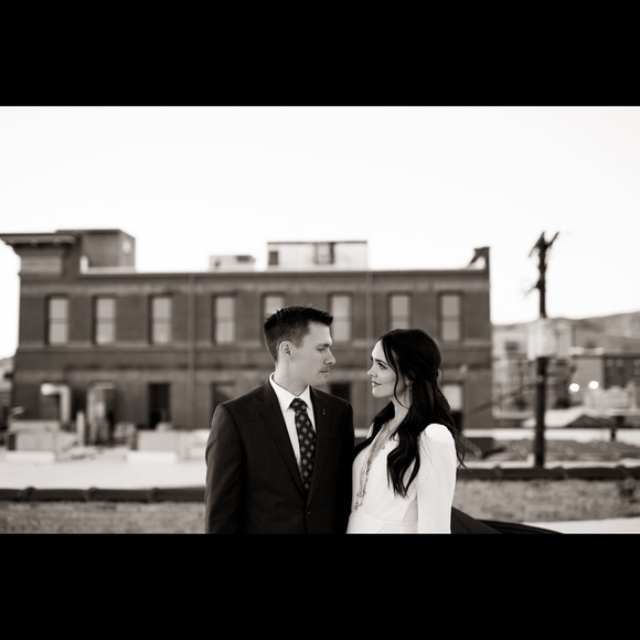 REFORMATION Thea Dress - Picture 7 of 8