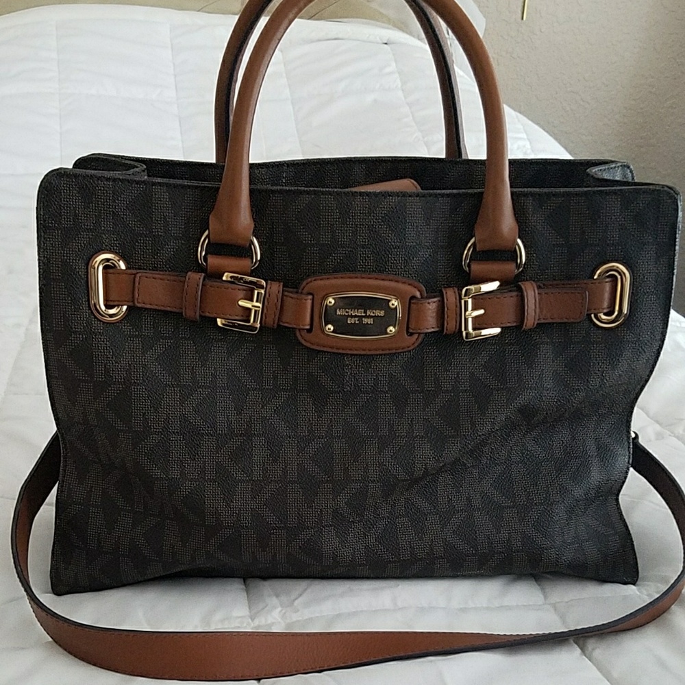 Michel Kors purse - Picture 4 of 4