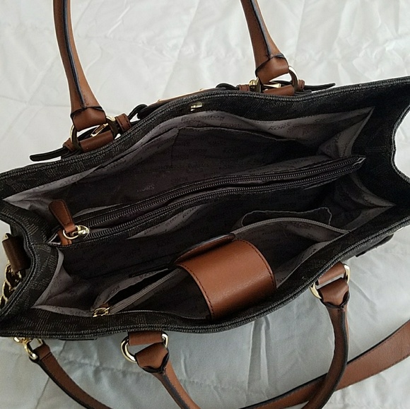 Michel Kors purse - Picture 3 of 4