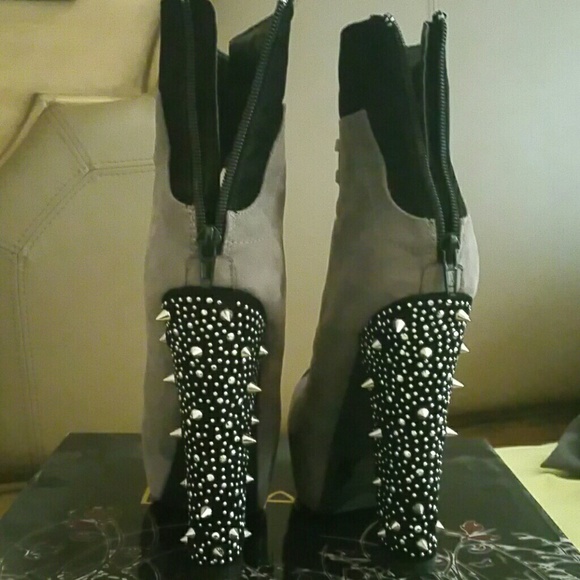 Spiked boot - Picture 3 of 4