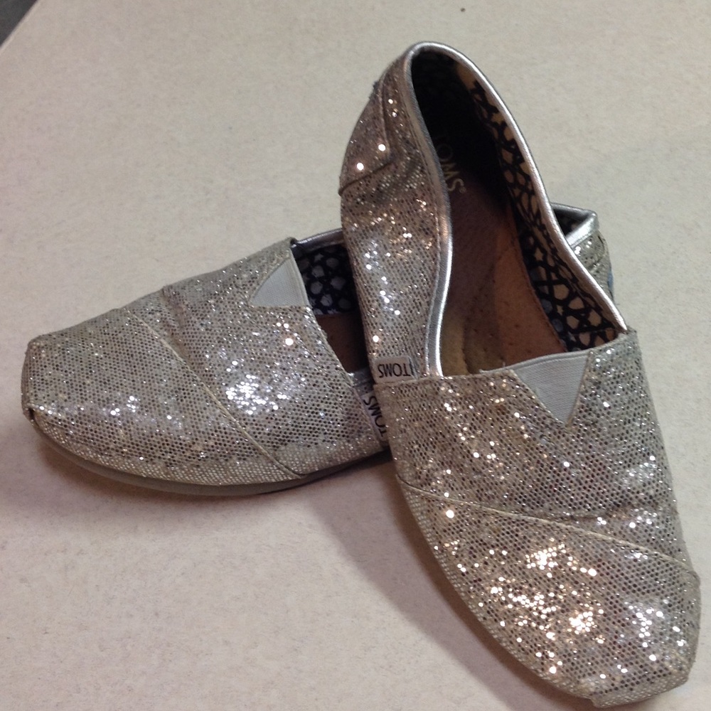 Authentic TOMS silver glitter women's classics