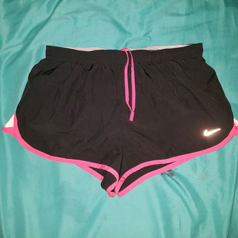 Nike dri-fit women's medium athletic shorts