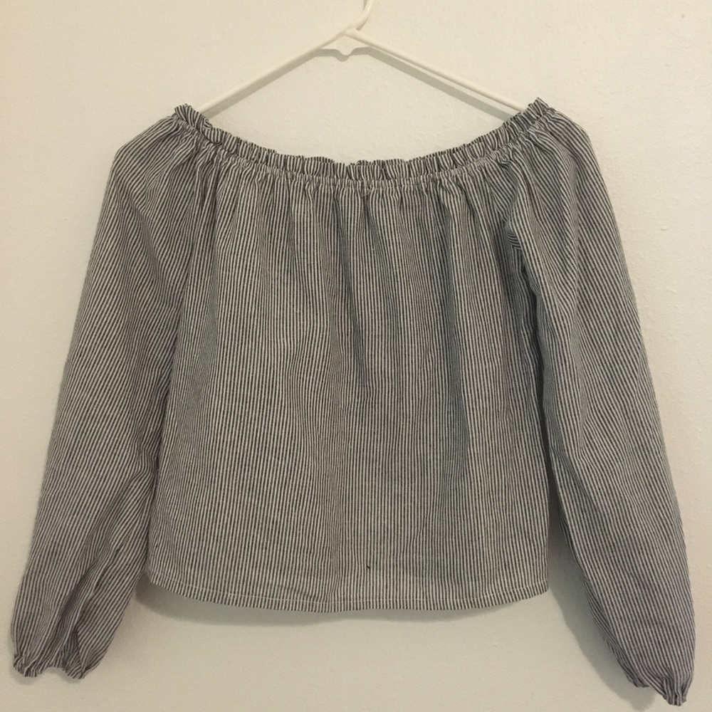 Brandy Melville off the shoulder top