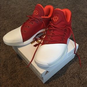 Harden's Volume 1 basketball shoes