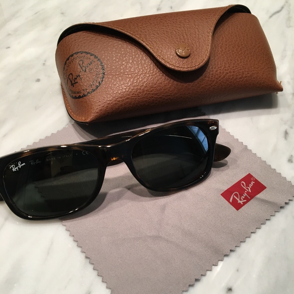 ☀️Ray Ban New Wayfarer Sunglasses Tortoise w/ Case