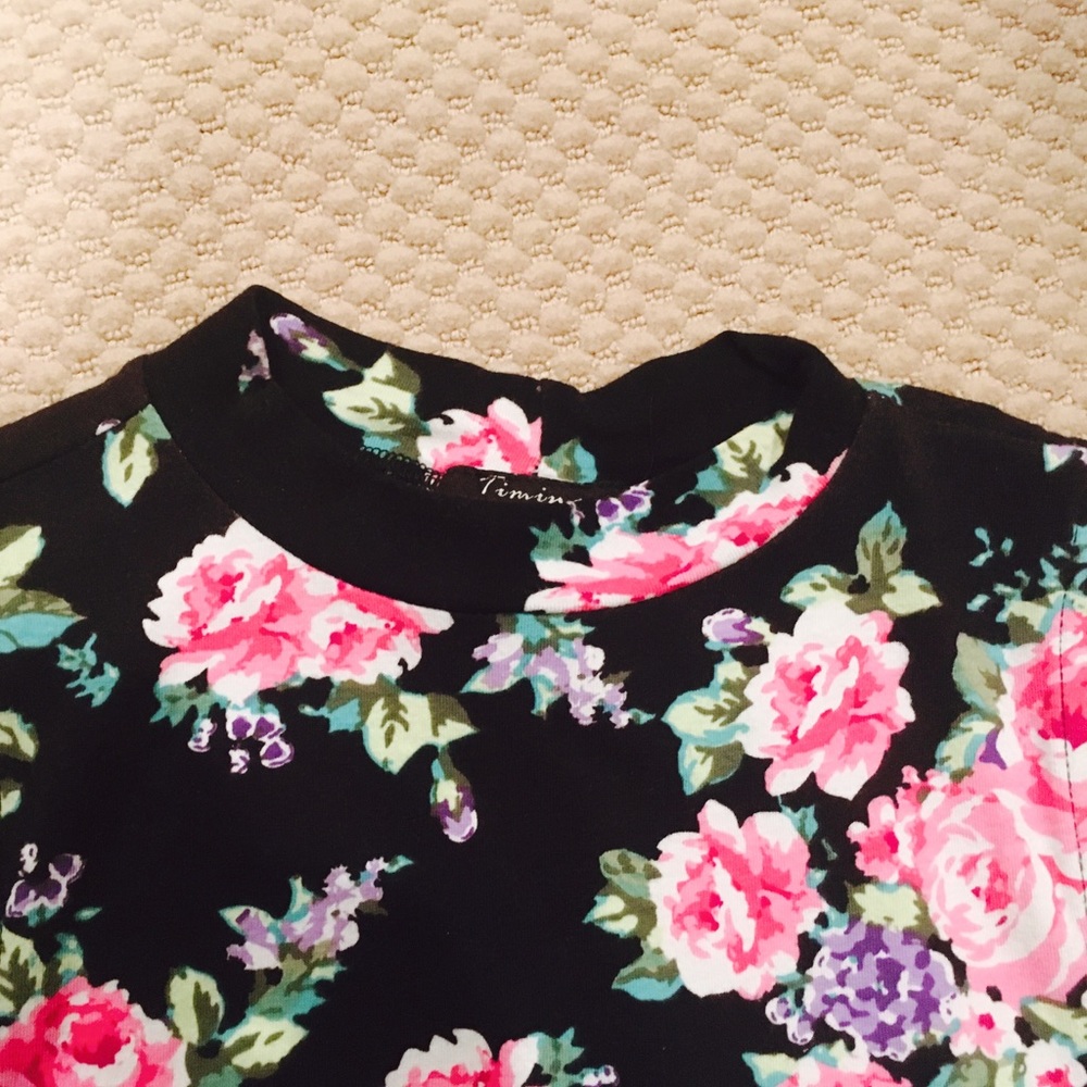 FORAL SLEEVELESS HIGH NECK TOP