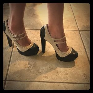 Lauren Conrad platform pumps