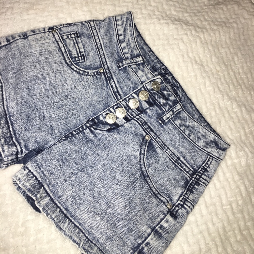 Trendy High waisted shorts