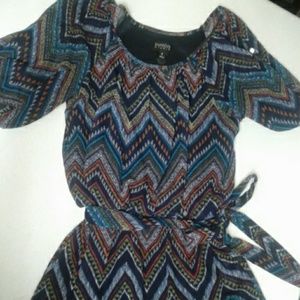 Chevron Minnie dress with 3/4 length slit sleeves