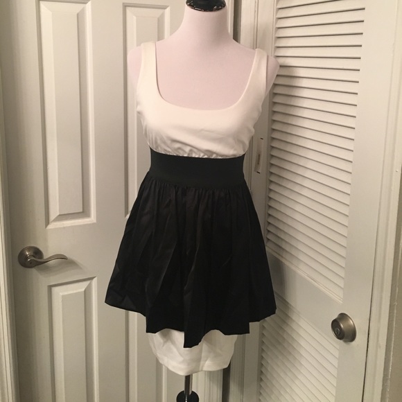 NWT Black and white layer dress - Picture 1 of 8