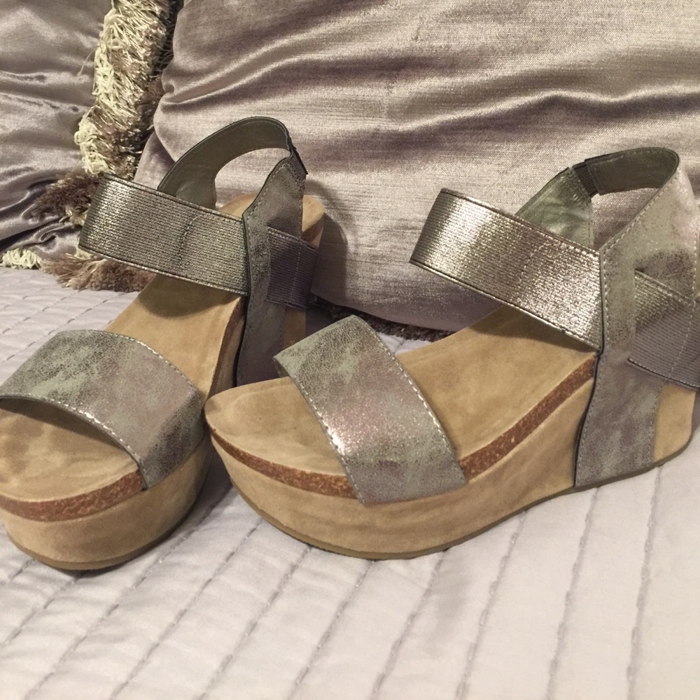 Women's wedges by Yoki
