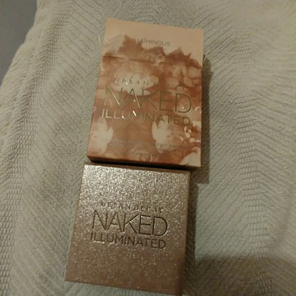 Urban Decay NAKED illuminated