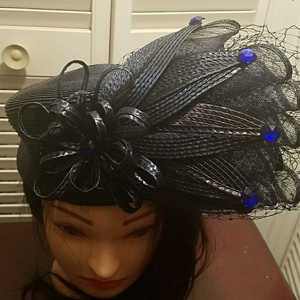 Seductive Navy Hat - Picture 2 of 7