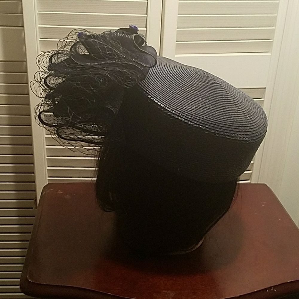 Seductive Navy Hat - Picture 5 of 7