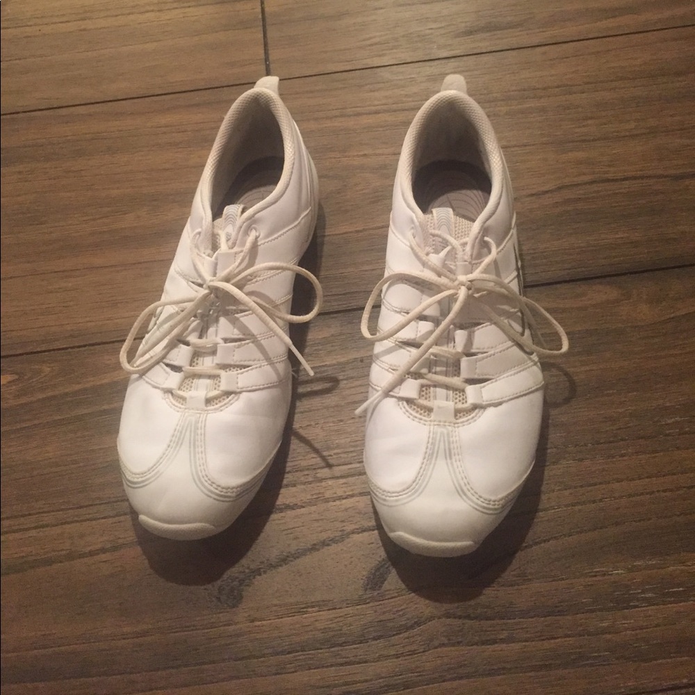 Nike cheer shoes