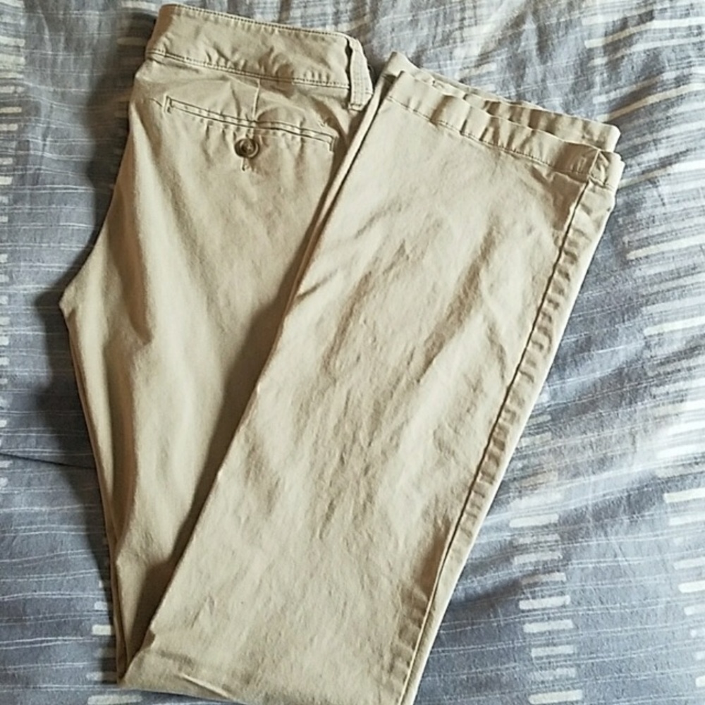 American eagle khakis size four