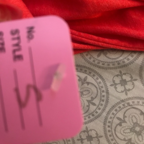 Cut out t shirt - Picture 2 of 2