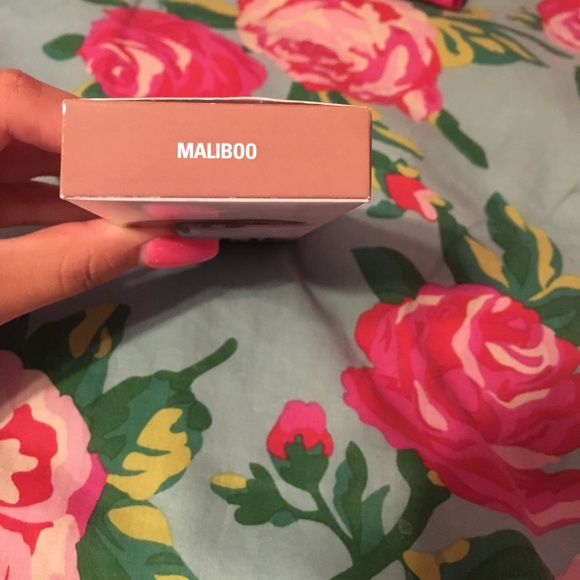 Kylie Cosmetics "Maliboo" Matte Lip Kit - Picture 2 of 3