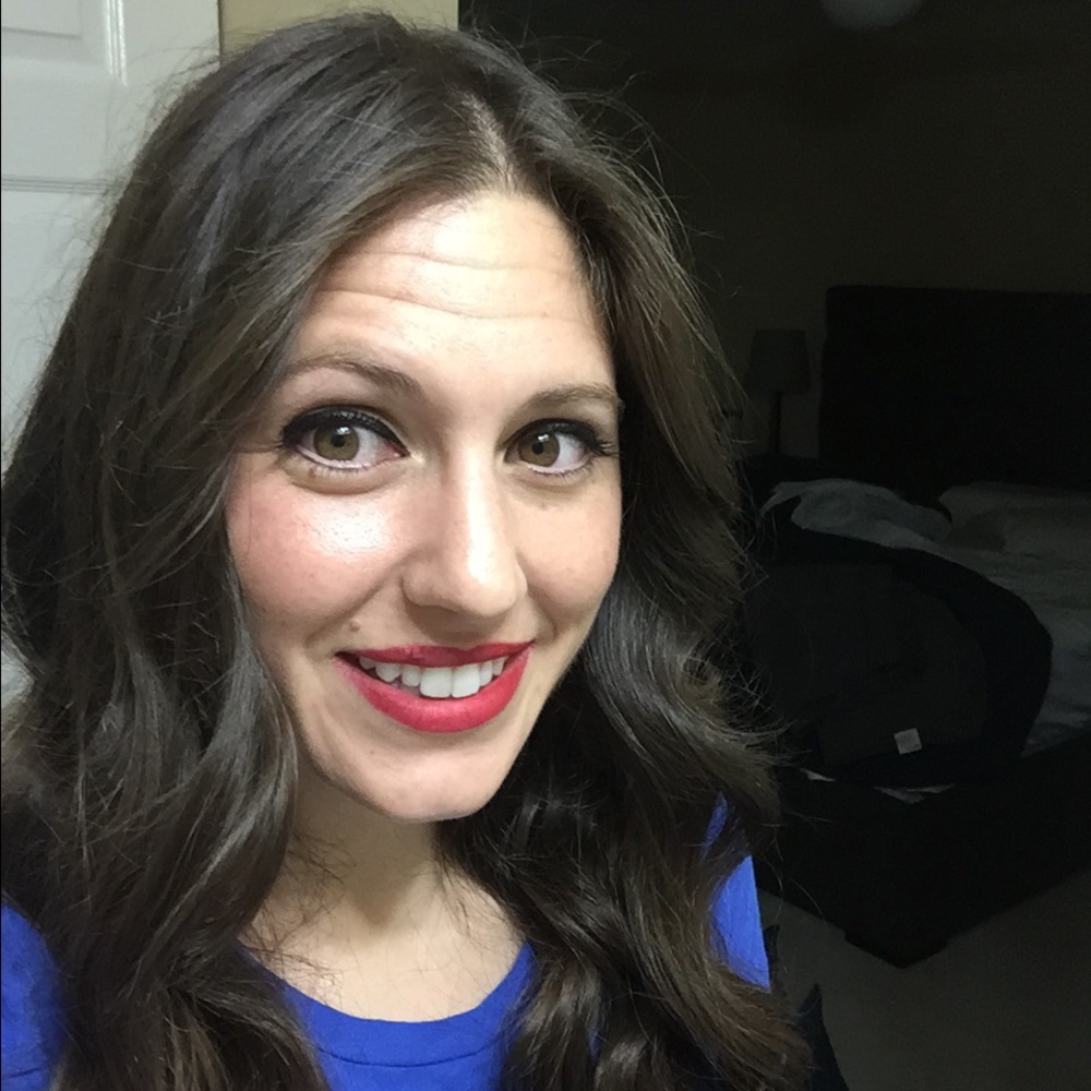 Meet your Posher, Laurie