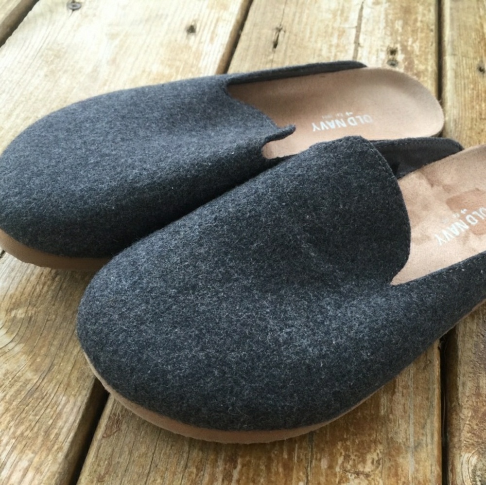 Old Navy clogs